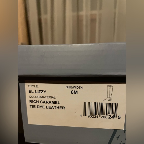 Boots - Picture 5 of 10